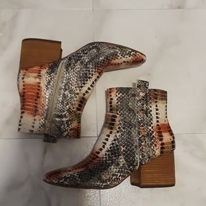 Korks leather upper snakeskin booties